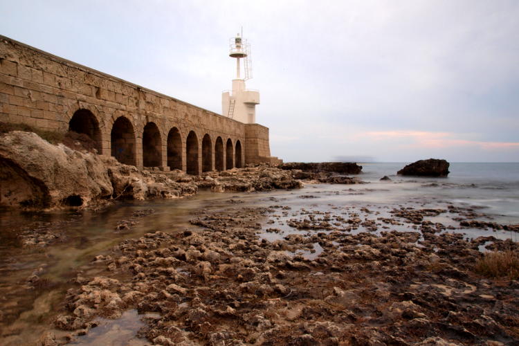 Foto di Paesaggio con faro ad Otranto da una prospettiva diversa.