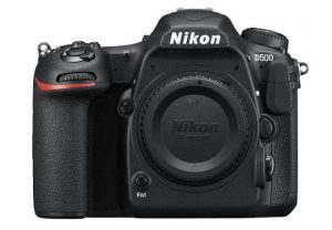 Fotocamera digitale reflex Nikon D500.