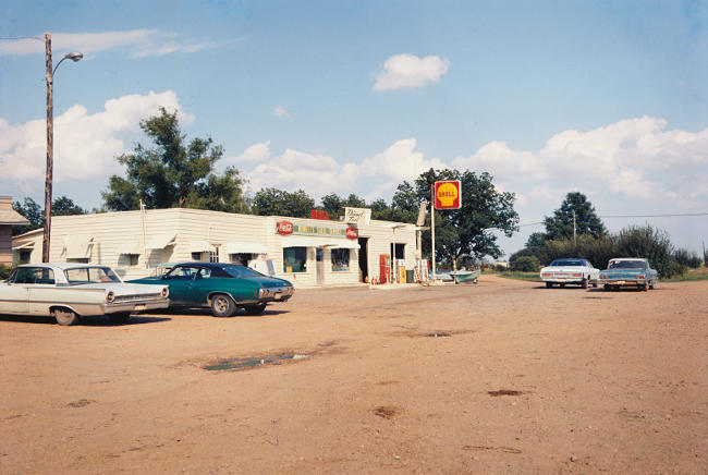 Foto di William Eggleston del 1977.