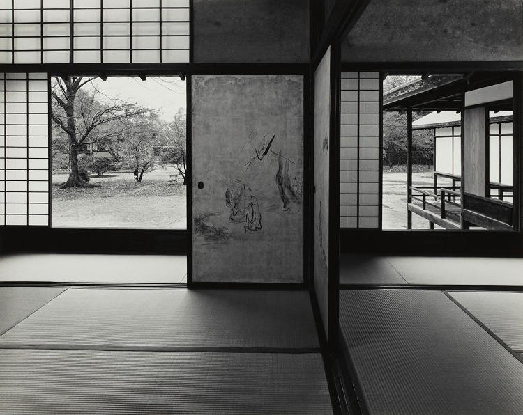 Fotografia di Yasuhiro Ishimoto nel palazzo imperiale di Katsura.